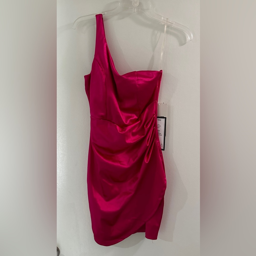 Emerald Sundae Hot Pink Satin HOCO Body Con One Shoulder Dress Juniors NWT XS